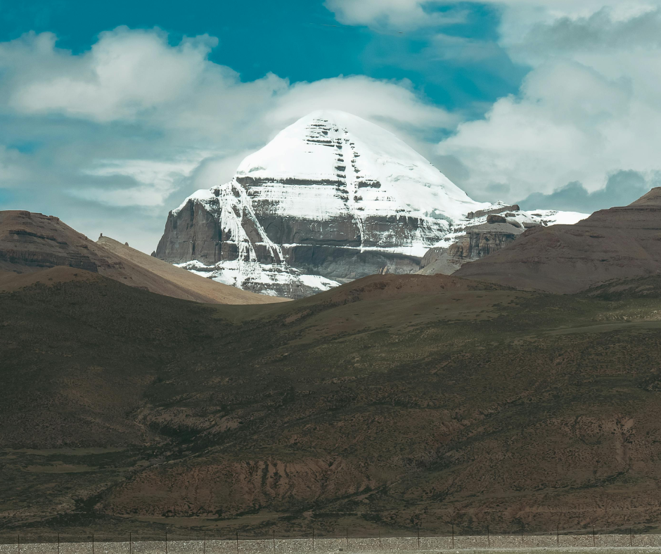 From Lucknow: 11 Day Kailash Mansarovar Tour by Helicopter